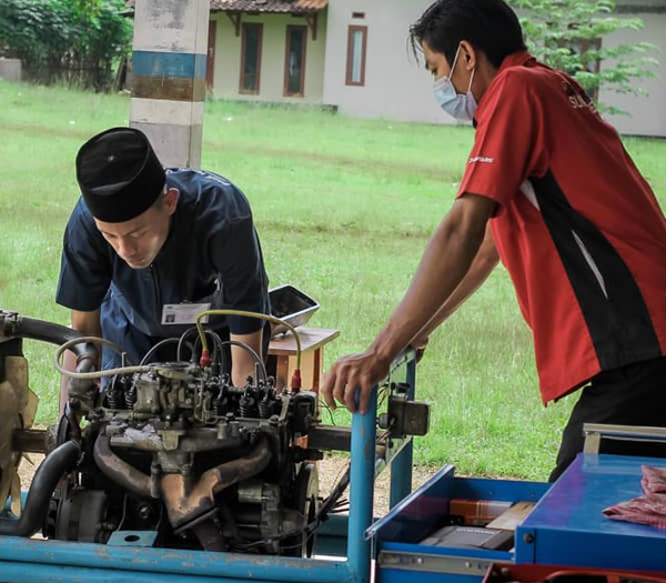 Foto Program Keahlian Teknik Kendaraan Ringan Otomotif